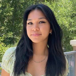 Meet your Posher, Ella